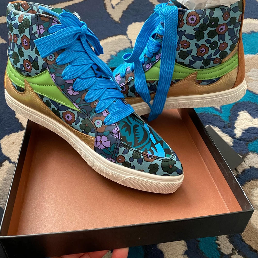 Coach Limited Edition